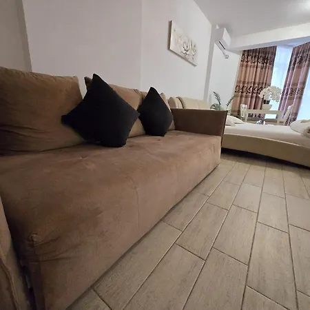 Sea Breeze Luxury Apartment Mamaia